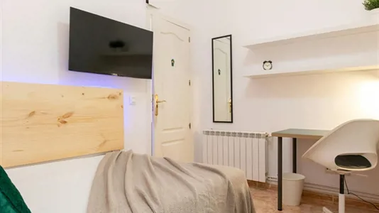 Rooms in Madrid Centro - photo 3