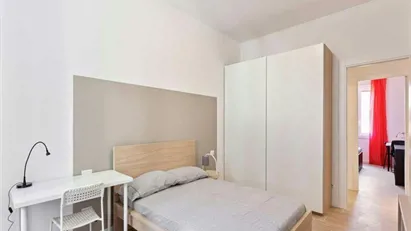Room for rent in Milano Zona 6 - Barona, Lorenteggio, Milan