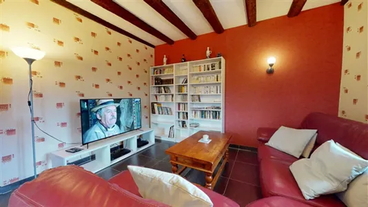 Houses in Mulhouse - photo 2