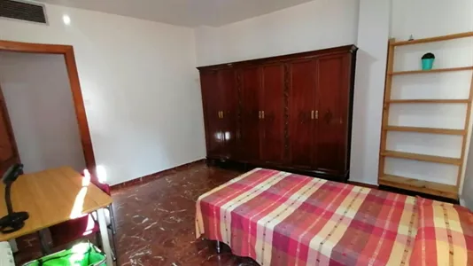 Rooms in Granada - photo 4