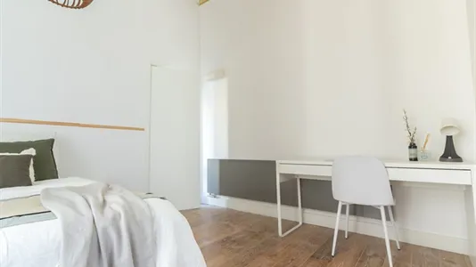 Rooms in Barcelona Ciutat Vella - photo 6