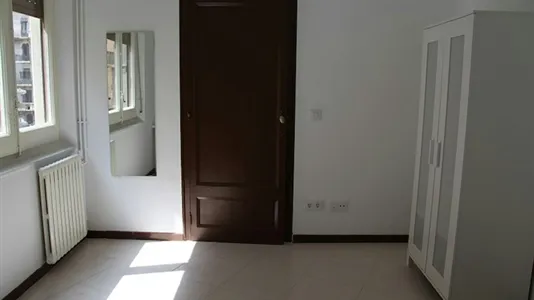 Rooms in Barcelona Ciutat Vella - photo 4