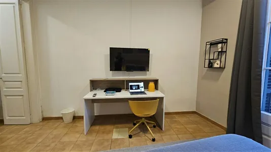 Rooms in Barcelona Eixample - photo 4