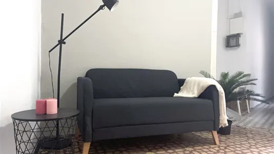 Rooms in Barcelona Ciutat Vella - photo 7