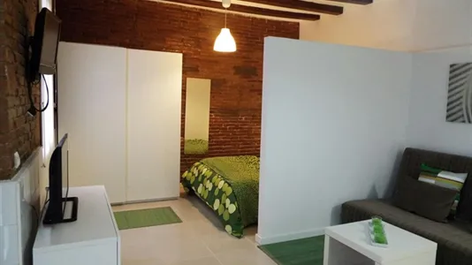 Apartments in Barcelona Ciutat Vella - photo 2