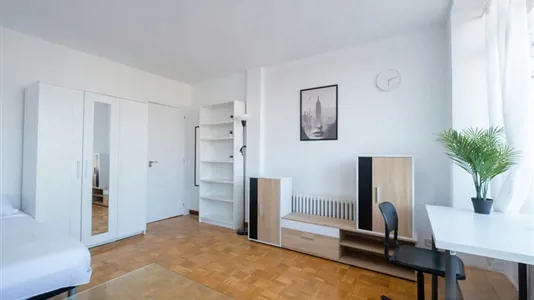 Rooms in Madrid Centro - photo 2