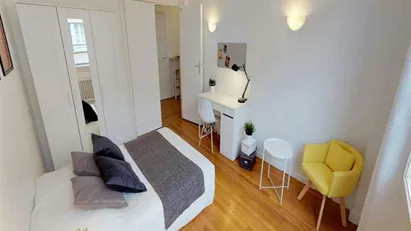 Room for rent in Boulogne-Billancourt, Île-de-France