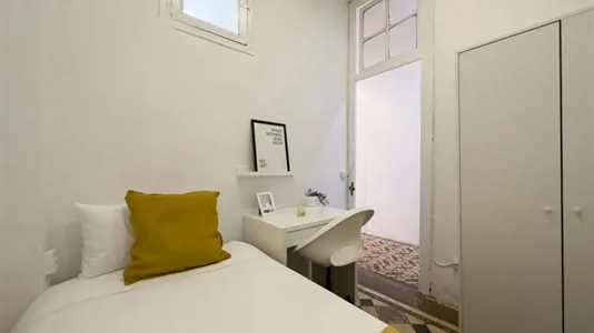 Rooms in Barcelona Ciutat Vella - photo 1