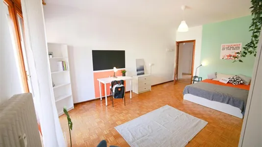 Rooms in Lecco - photo 1