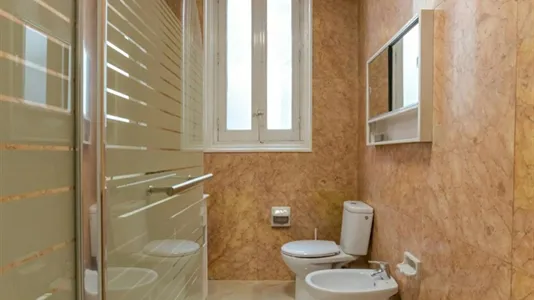 Rooms in Madrid Centro - photo 8