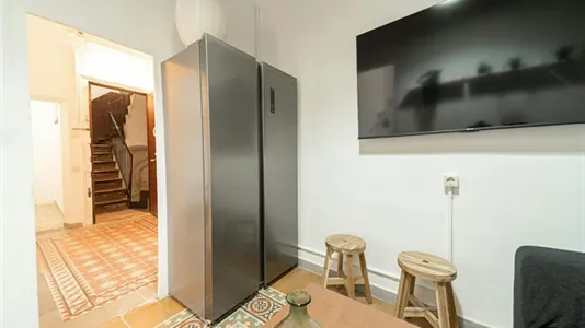 Rooms in Barcelona Ciutat Vella - photo 9