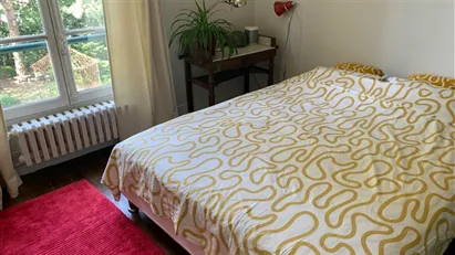 Room for rent in Le Raincy, Île-de-France