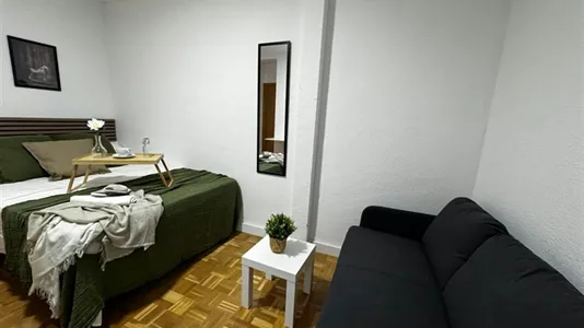 Rooms in Madrid Ciudad Lineal - photo 6