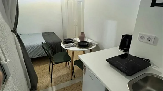 Rooms in Tavernes Blanques - photo 2