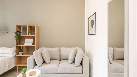 Rooms in Milano Zona 5 - Vigentino, Chiaravalle, Gratosoglio - photo 2