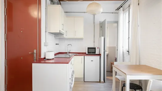 Apartments in Barcelona Ciutat Vella - photo 7