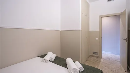 Rooms in Barcelona Ciutat Vella - photo 5