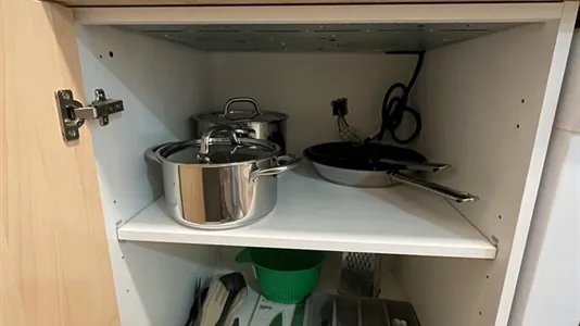 Rooms in Barcelona Ciutat Vella - photo 9