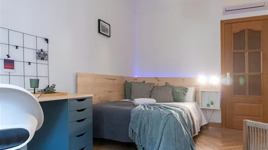 Rooms in Madrid Centro - photo 5