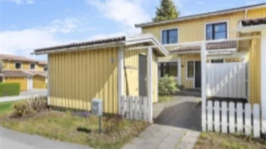 Houses in Botkyrka - photo 2