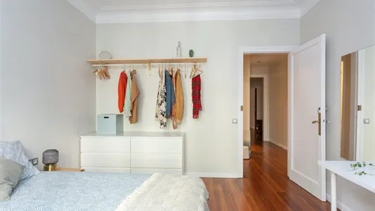 Rooms in Barcelona Eixample - photo 5