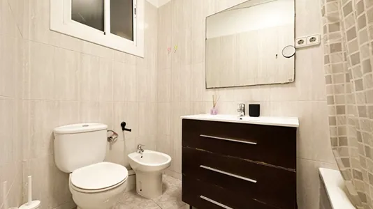 Rooms in Barcelona Ciutat Vella - photo 8