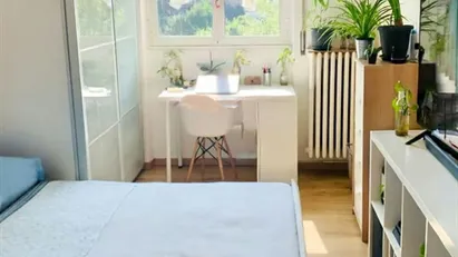 Room for rent in Milano Zona 8 - Fiera, Gallaratese, Quarto Oggiaro, Milan