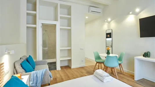 Apartments in Barcelona Ciutat Vella - photo 4