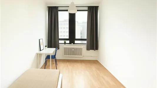 Rooms in Berlin Charlottenburg-Wilmersdorf - photo 2
