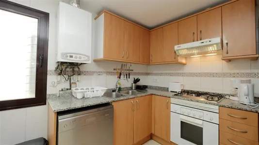 Rooms in Barcelona Ciutat Vella - photo 5