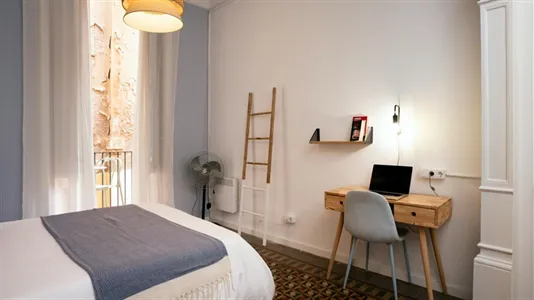 Rooms in Barcelona Ciutat Vella - photo 2