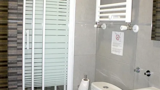 Rooms in Madrid Centro - photo 8