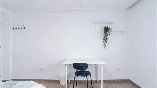 Rooms in Mislata - photo 7