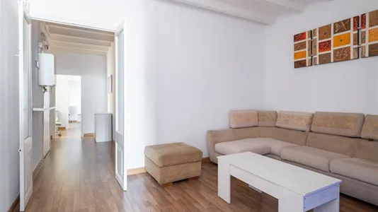 Rooms in Barcelona Ciutat Vella - photo 5