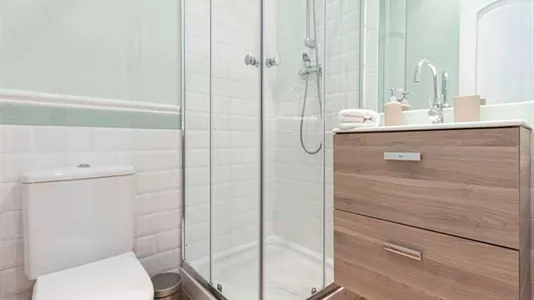 Rooms in Madrid Centro - photo 9