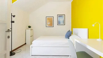 Room for rent in Milano Zona 6 - Barona, Lorenteggio, Milan