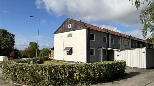 Houses in Västra hisingen - photo 1