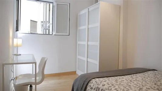 Rooms in Barcelona Eixample - photo 8