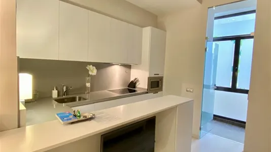 Apartments in Barcelona Eixample - photo 3