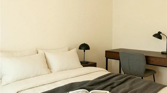 Rooms in Paris 19ème arrondissement - photo 2