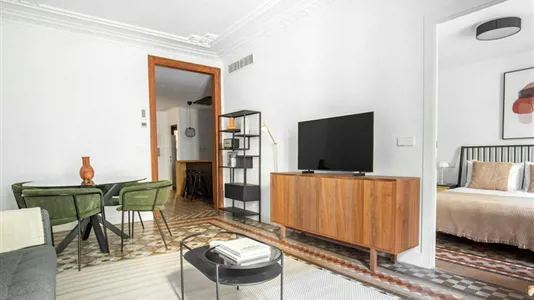 Apartments in Barcelona Eixample - photo 3