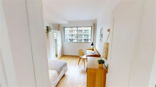 Rooms in Paris 17ème arrondissement - photo 2