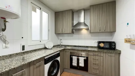 Rooms in Barcelona Ciutat Vella - photo 7