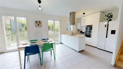 Room for rent in Dijon, Bourgogne-Franche-Comté Room for rent in Dijon, Bourgogne-Franche-Comté