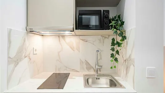 Rooms in Madrid Centro - photo 6