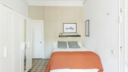 Rooms in Barcelona Eixample - photo 8