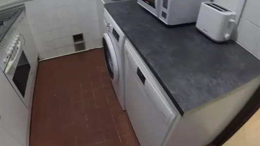 Rooms in Madrid Centro - photo 9