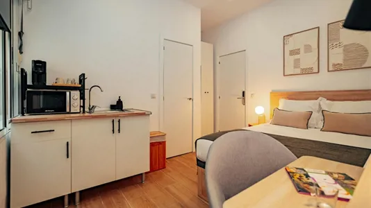 Rooms in Madrid Retiro - photo 1
