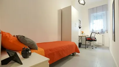 Room for rent in Pozzuoli, Campania