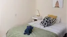 Room for rent, Porto (Distrito), &lt;span class=&quot;blurred street&quot; onclick=&quot;ProcessAdRequest(7743378)&quot;&gt;&lt;span class=&quot;hint&quot;&gt;See streetname&lt;/span&gt;[xxxxxxxxxxxxx]&lt;/span&gt;